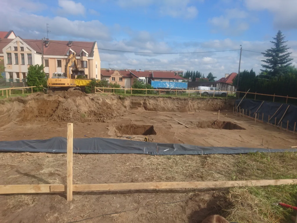Wykop pod budowę piwnicy