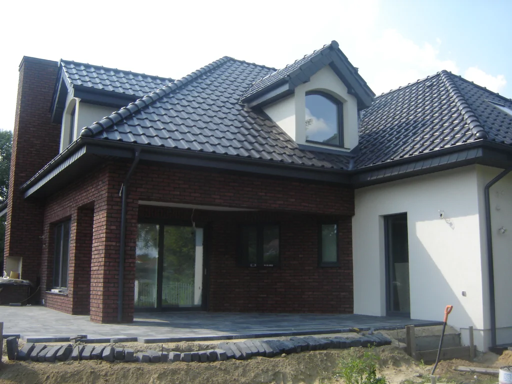 Budowa domu jednorodzinnego, Stan deweloperski, stolarka okienna, elewacja Klinkier, BSO, pokrycie dachowe