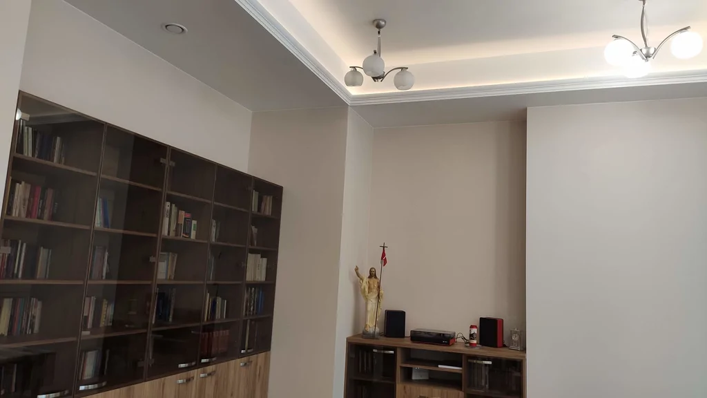 wnętrza, sufit podwieszany oświetlenie 