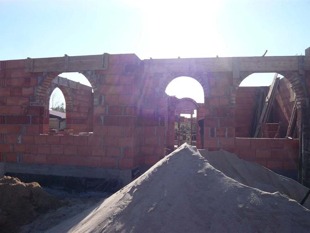 Budowa Domu Jednorodzinnego, stan surowy, mury