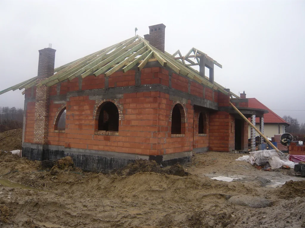 Budowa Domu Jednorodzinnego, stan surowy, mury, więźba dachowa
