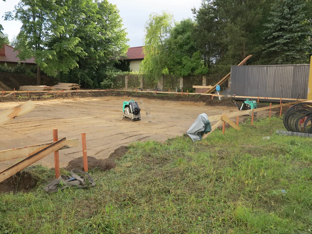 Wykop pod budowę domu posadowionego na płycie fundamentowej